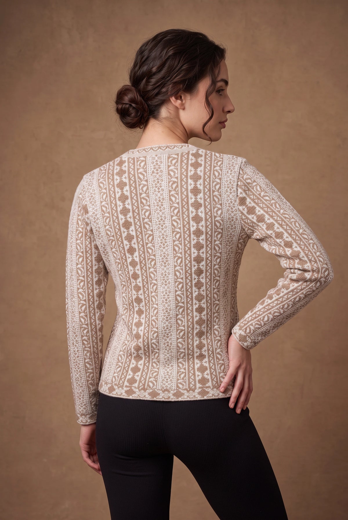 Lachi Women's Heritage Jacquard V-Neck Knitted Cardigan