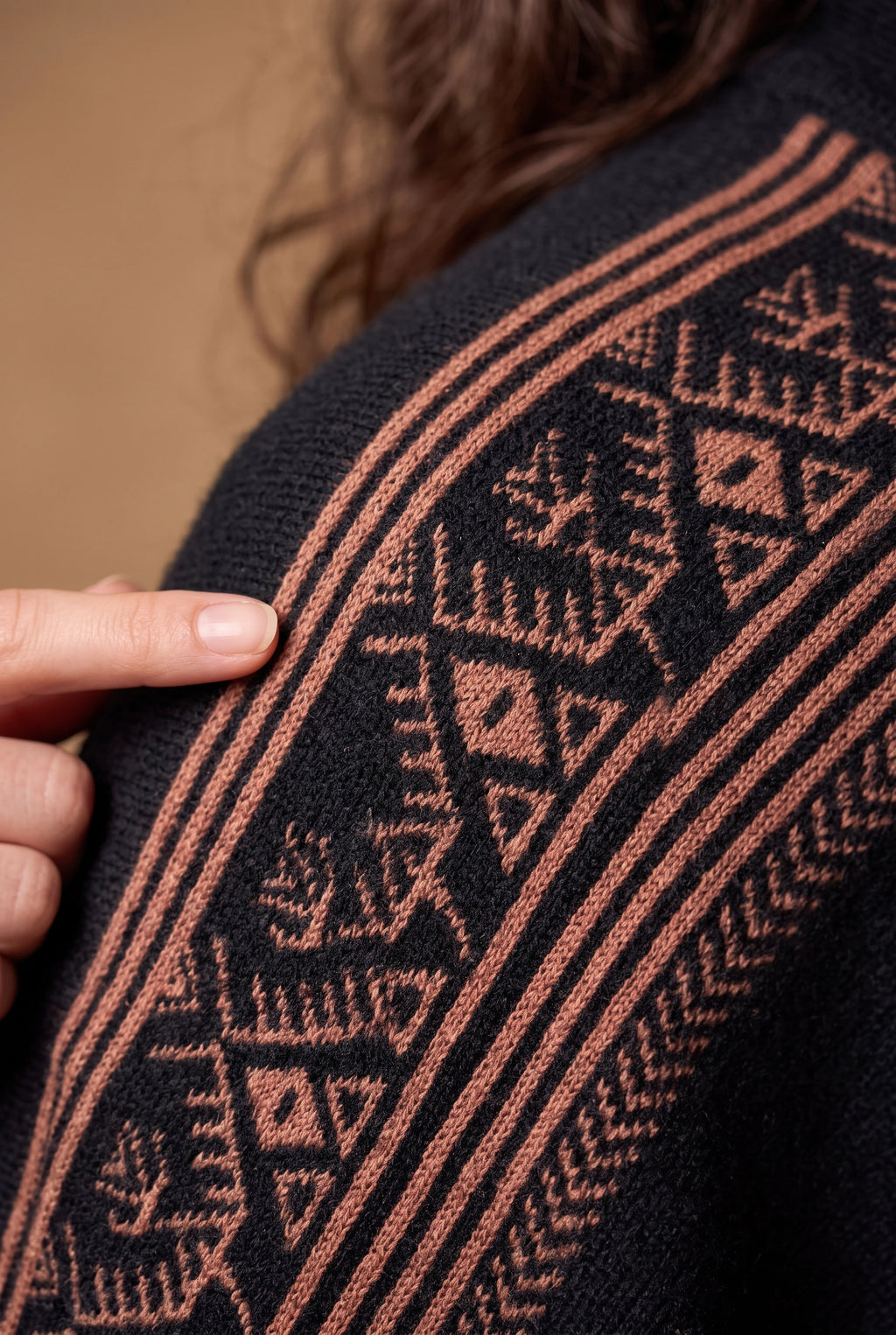 Lachi Women's Tribal Border Tasseled Poncho Cape