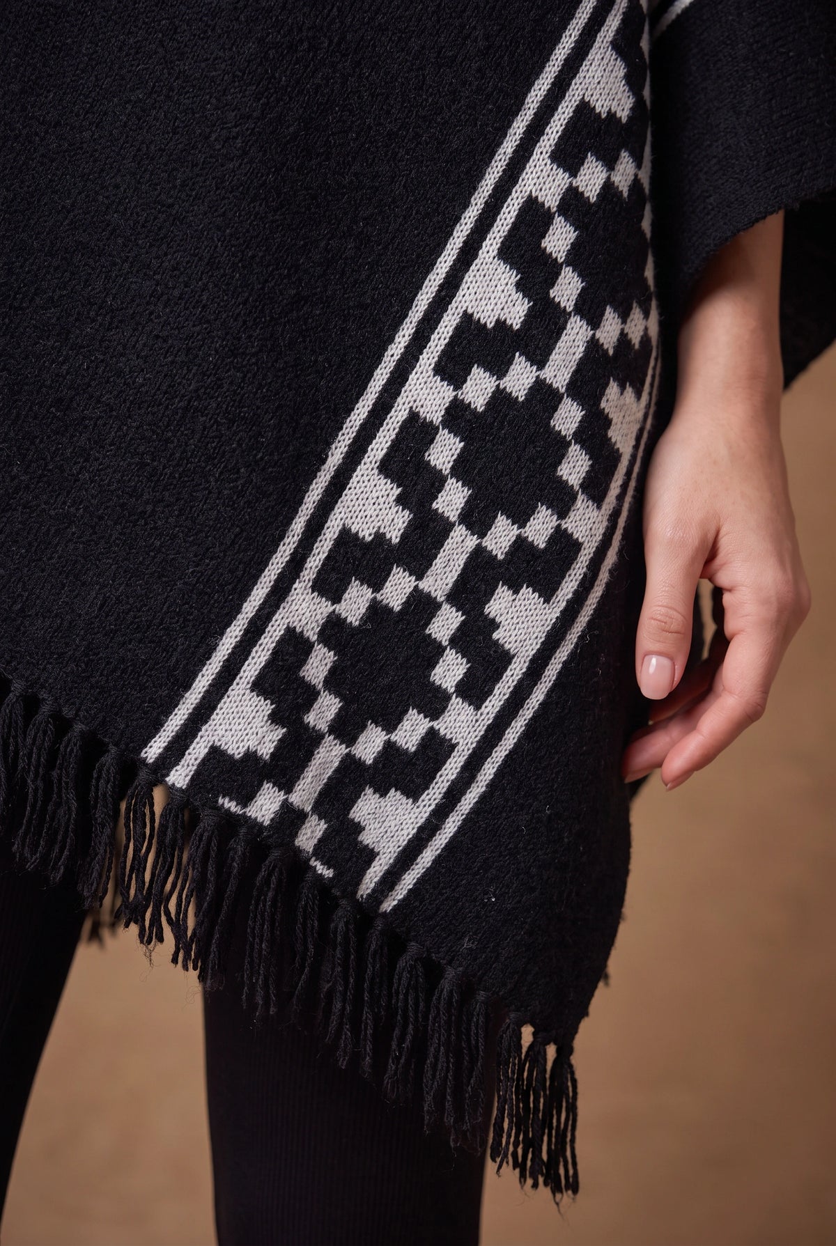 Lachi Women's Black Aztec Trim Fringed Cape